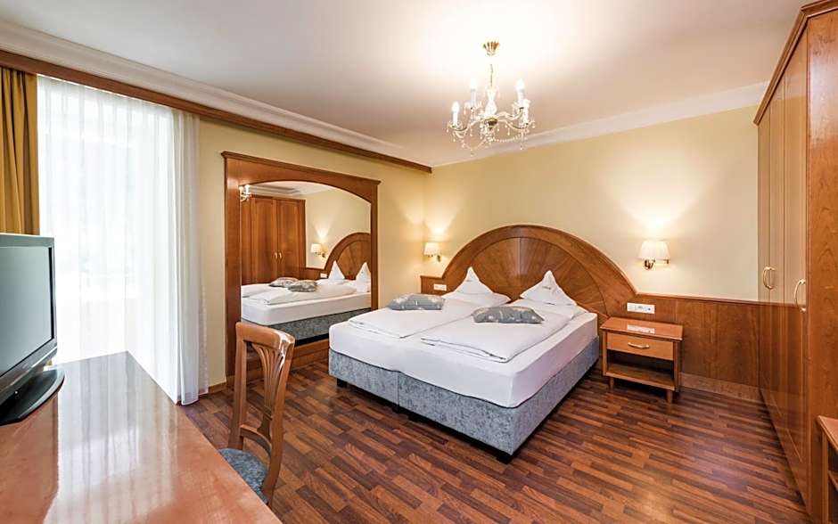 The Oswald Grand Hotel