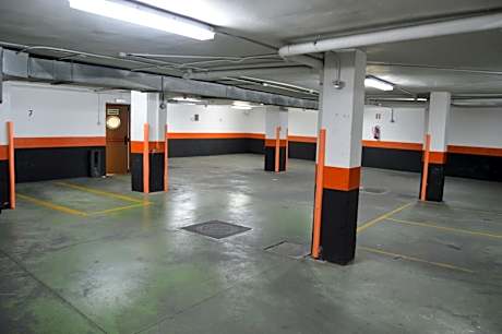 Double or Twin Room with Parking