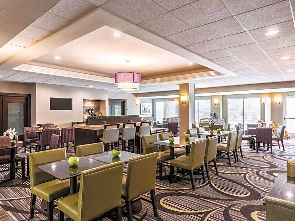 La Quinta Inn & Suites by Wyndham San Antonio Downtown