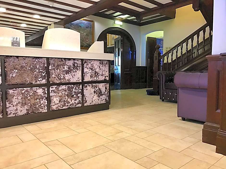 De Rougemont Manor Hotel