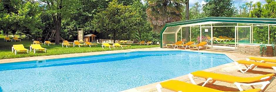Logis Hotel Restaurant Les Cedres