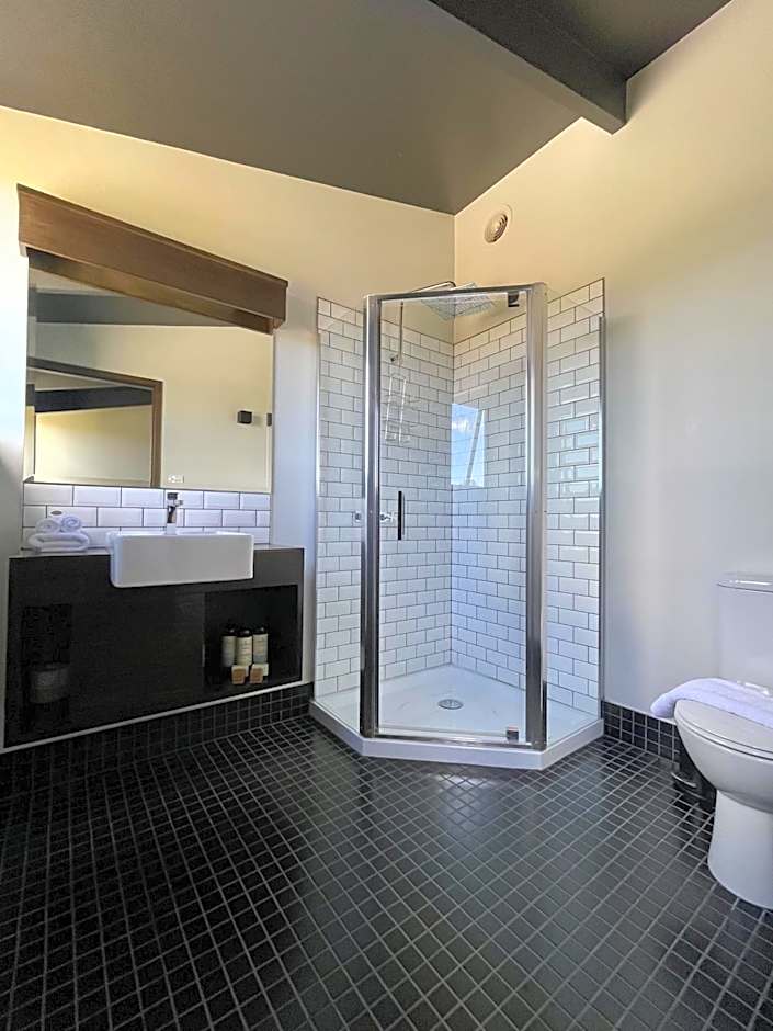 Thousand Lakes Lodge