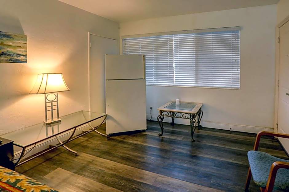 Beach and Town Motel