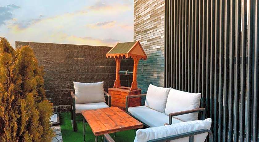 Melanj Airport Hotel