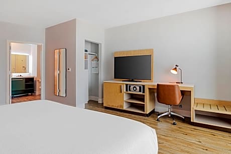 Standard King Room