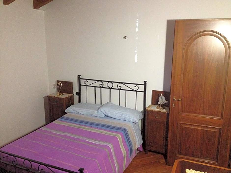 Foto 1 von 8 von Double Room with Private Bathroom