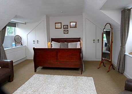 Junior Suite with Garden View