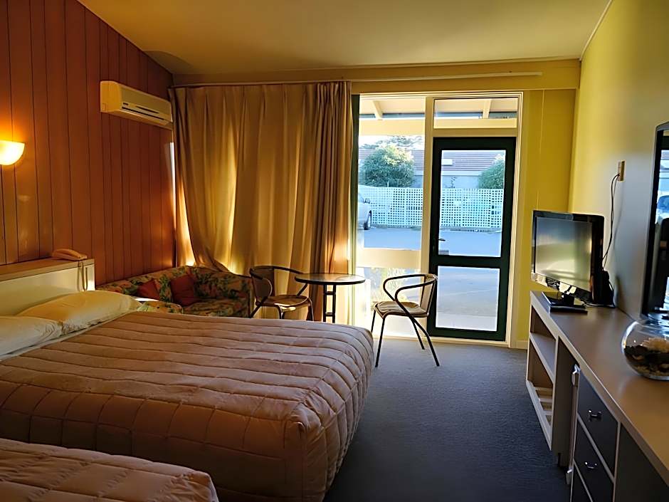 Tui Lodge Motel
