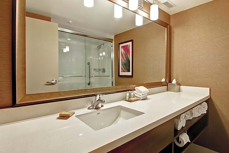 DoubleTree by Hilton West Edmonton