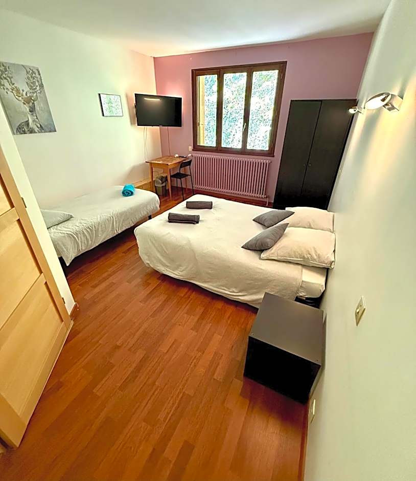 Photo 1 of 6 of Triple Room