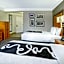 La Quinta Inn & Suites by Wyndham Houston West Park 10
