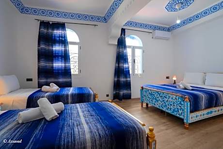 Family Room with Mountain View