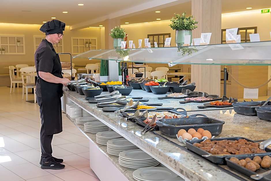 FLOR Los Almendros Apartamentos