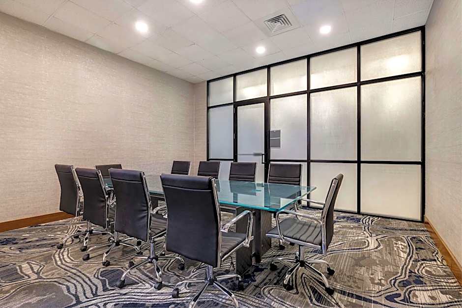 DoubleTree by Hilton Davenport