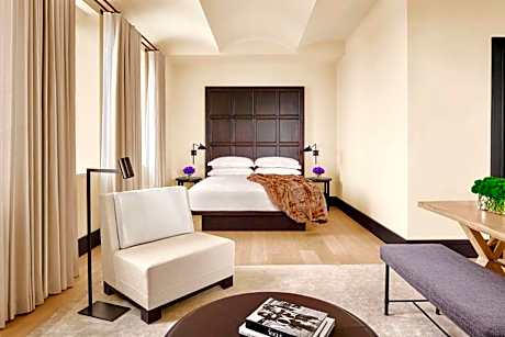 King Loft Suite with City View and Roll-in Shower - Mobility Accessible