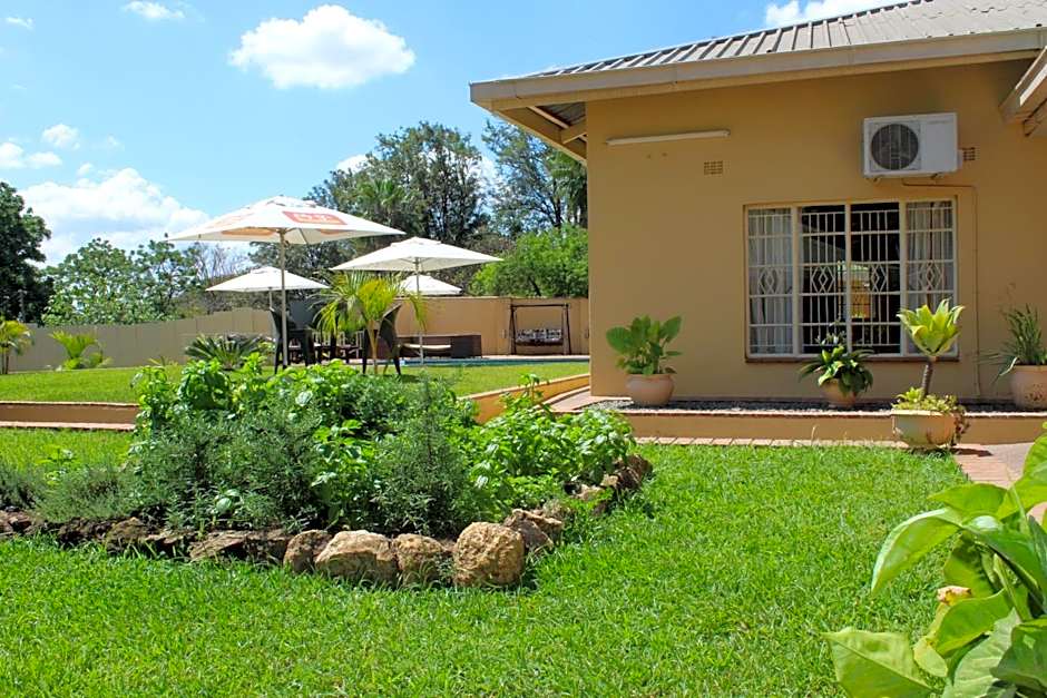 Casa Mia Lodge & Restaurant