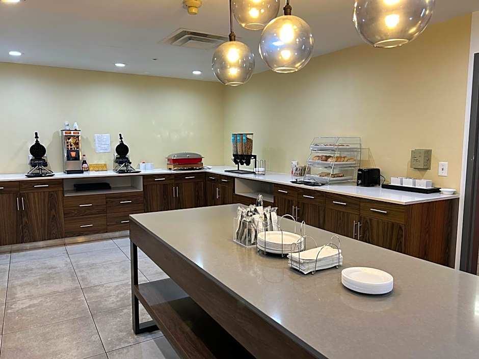 Comfort Inn & Suites Toledo North