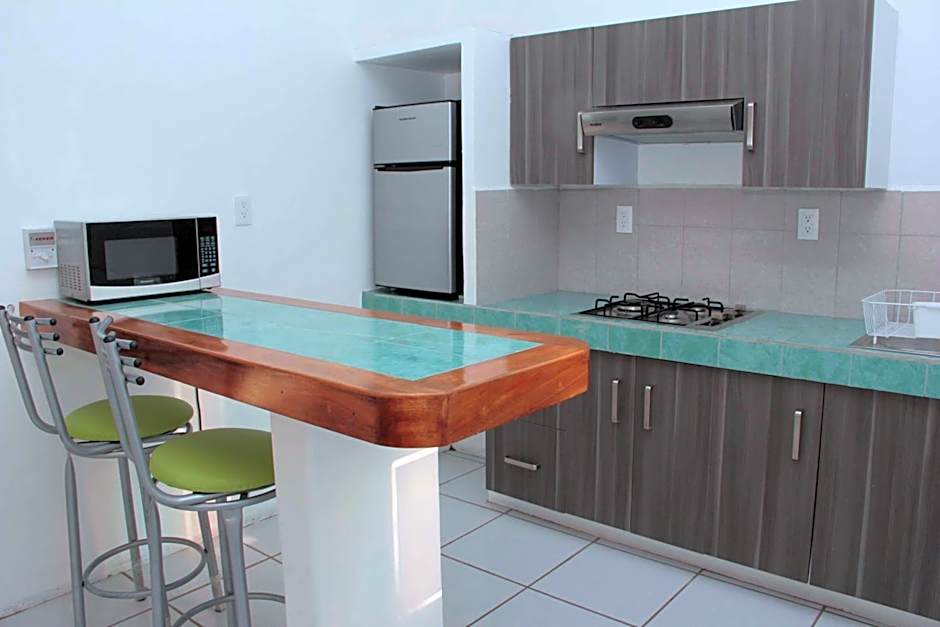 Hotel y Suites Del Paci­fico