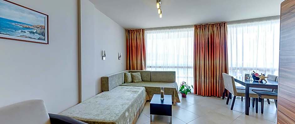 Briz Beach Apartments