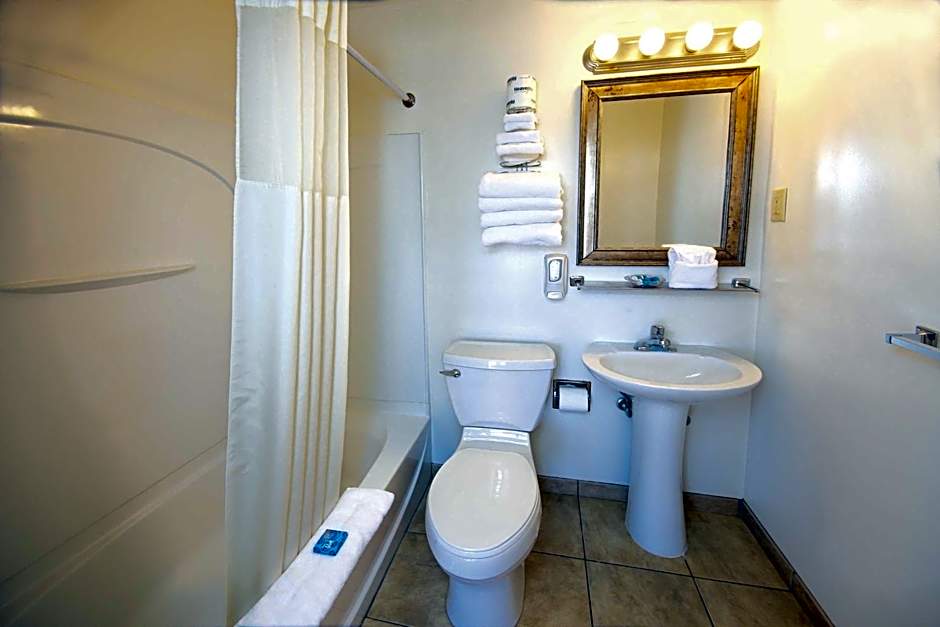 Seabonay Oceanfront Motel