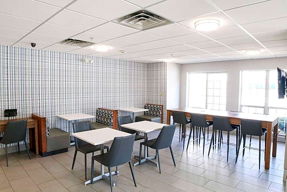 Microtel Inn & Suites By Wyndham Charlotte/Northlake