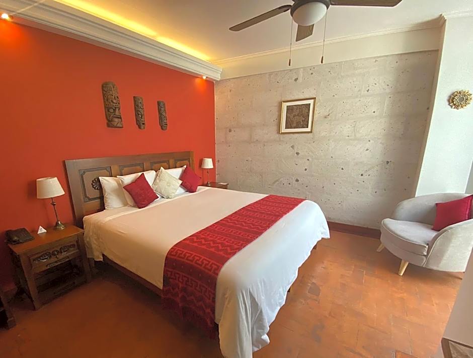 Katari Hotel at Plaza de Armas