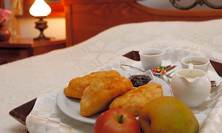 Family Hotel Varosha 2003