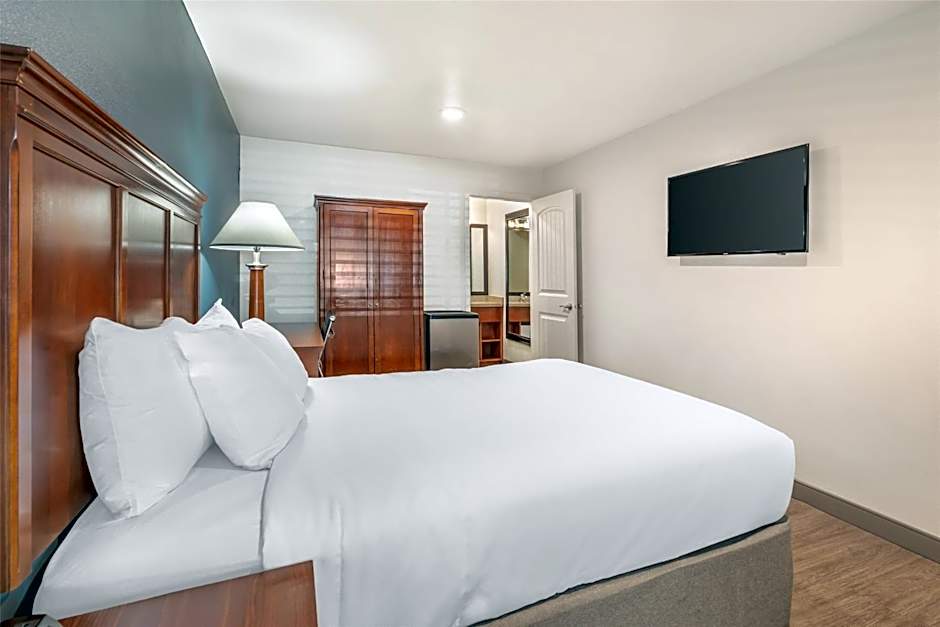 Best Western Plus Clocktower Inn