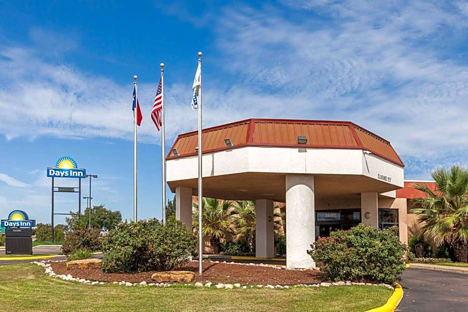 Days Inn by Wyndham Sherman