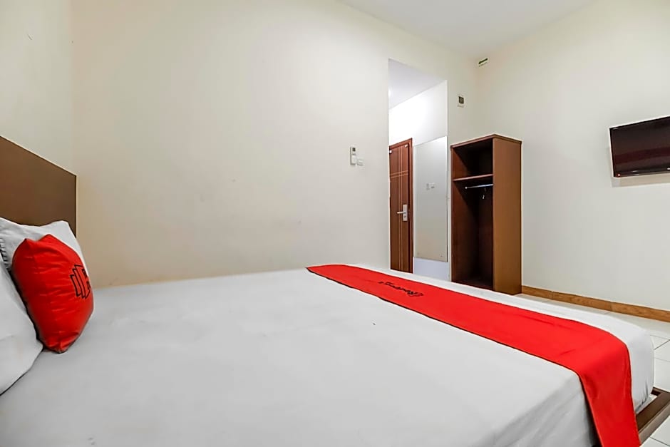 RedDoorz Plus @ Karebosi Area 2