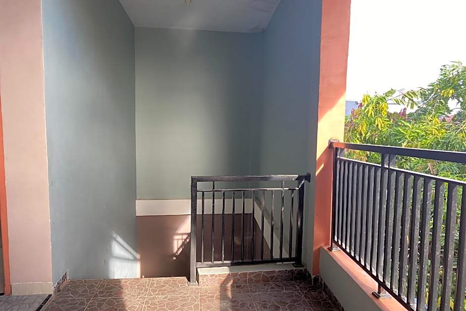 Hotel O Pondok Almirah