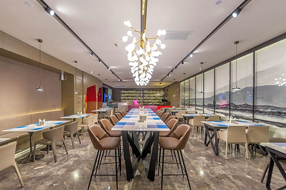 Rezen Select Hotel Lanzhou West Railway Station