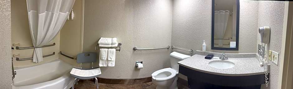 Days Inn by Wyndham Fargo/West Acres