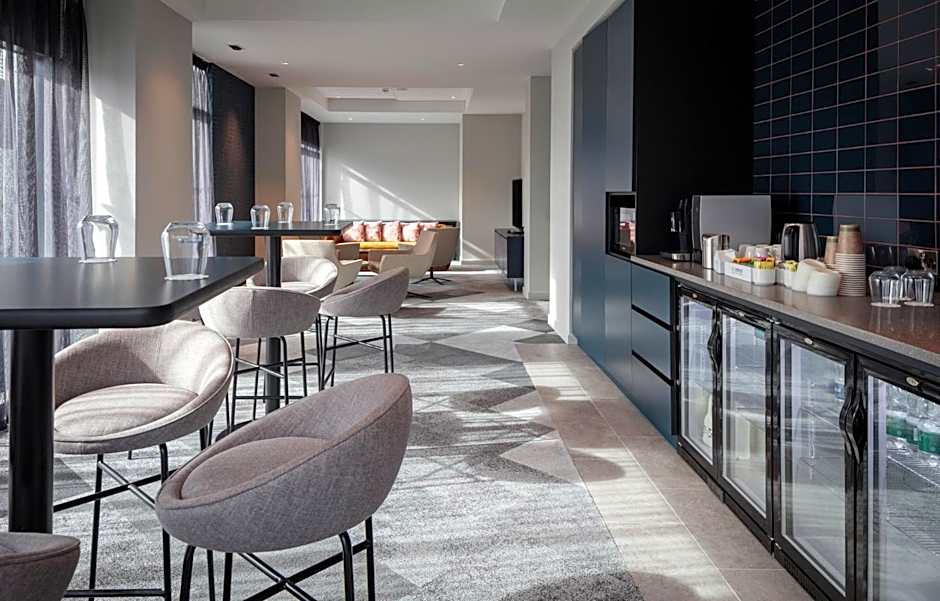 Holiday Inn London-Heathrow Bath Road By IHG