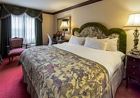 Deluxe King Room