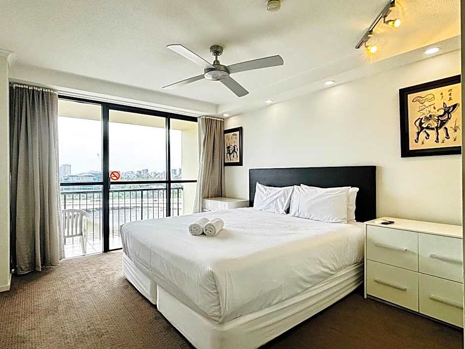 River Plaza Apartments