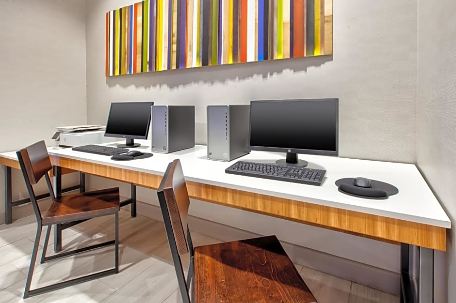 Holiday Inn Express & Suites VA Beach Oceanfront, an IHG Hotel