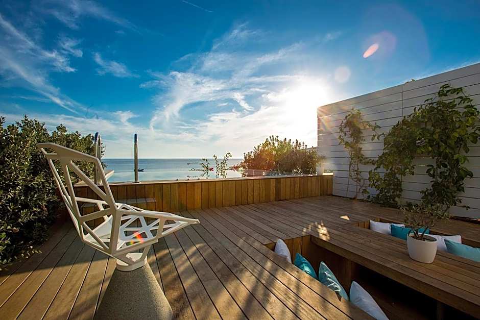 Mykonos Dove Beachfront Hotel