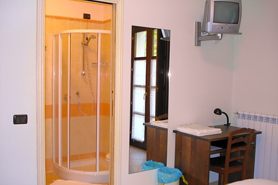 Albergo La Casa Nel Bosco