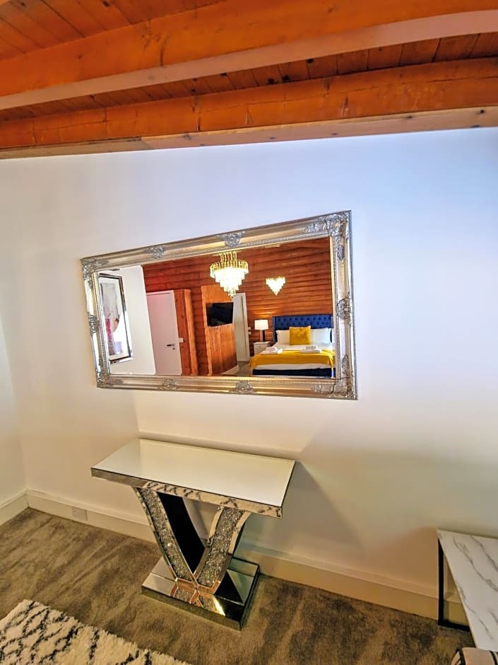 Kaoglen Apollo-Hot tub-Cairngorms-Pet friendly