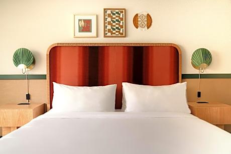 Oasis Accessible King Bed
