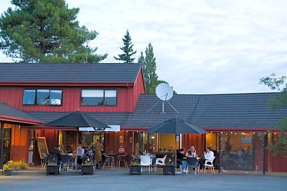 Parklands Motorlodge & Holiday Park