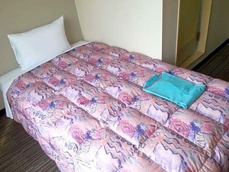 Single Room - Non-Smoking