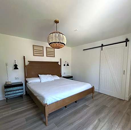 King Room - Non-Smoking