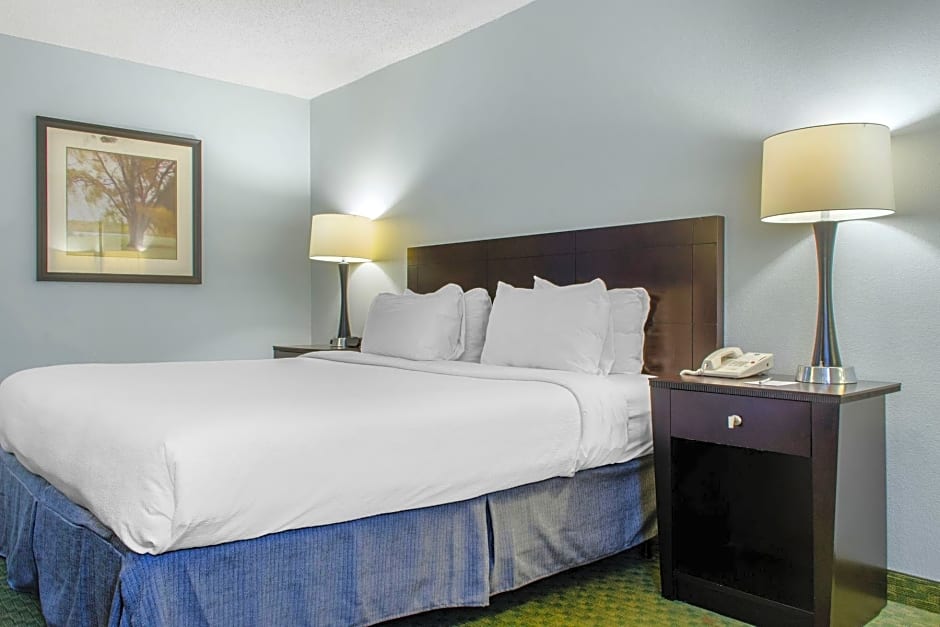 Ramada by Wyndham Shreveport Airport