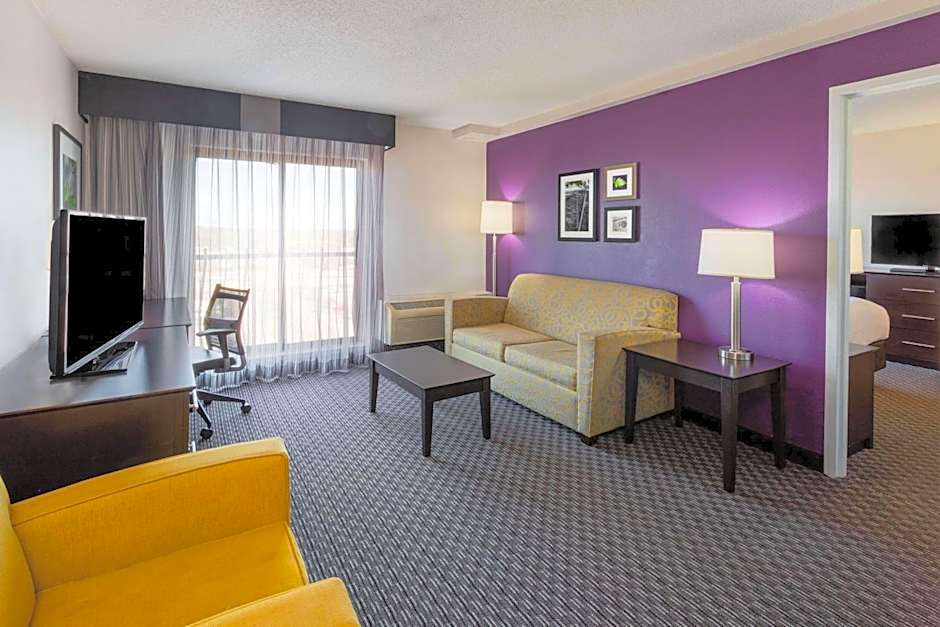 La Quinta Inn & Suites by Wyndham Minneapolis Bloomington West