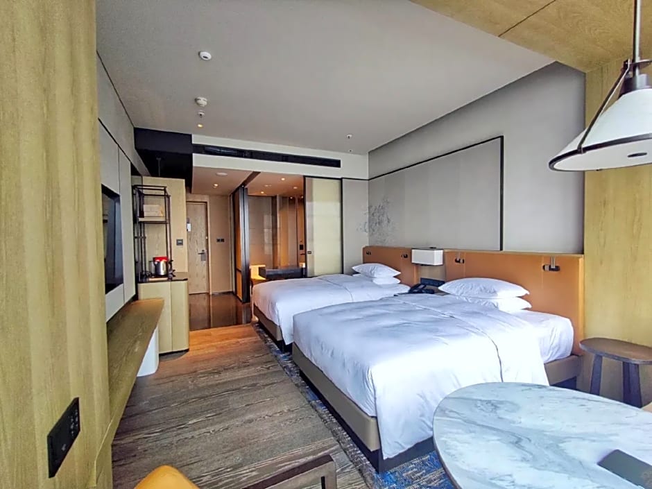 Courtyard by Marriott Luoyang