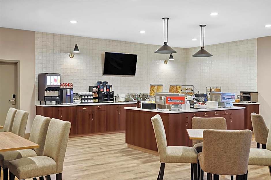 Ramada by Wyndham Drumheller Hotel & Suites