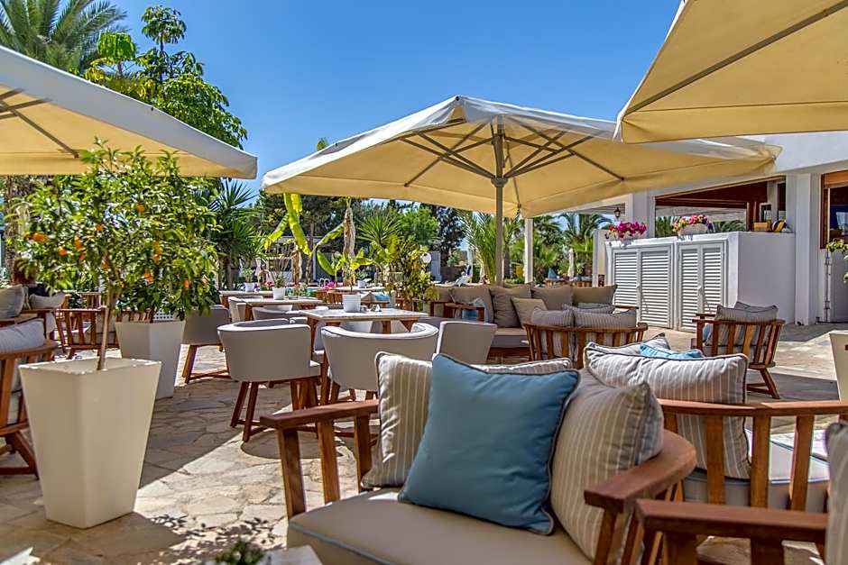 Crystal Springs Beach Hotel