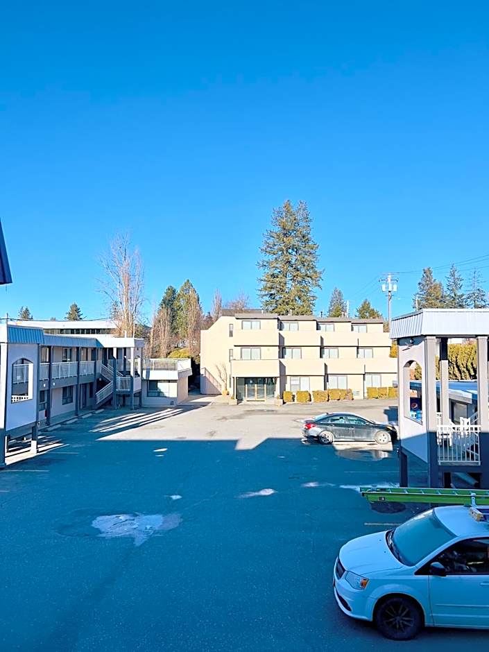 Ramada by Wyndham Quesnel